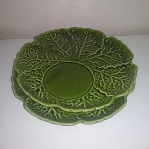2 Vintage 1962 Holt Howard cabbage leaf plates